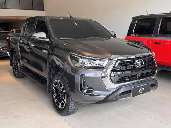 TOYOTA HILUX 2.8 D-4D TURBO DIESEL CD SRX LIMITED 4X4 AUTOMÁTICO